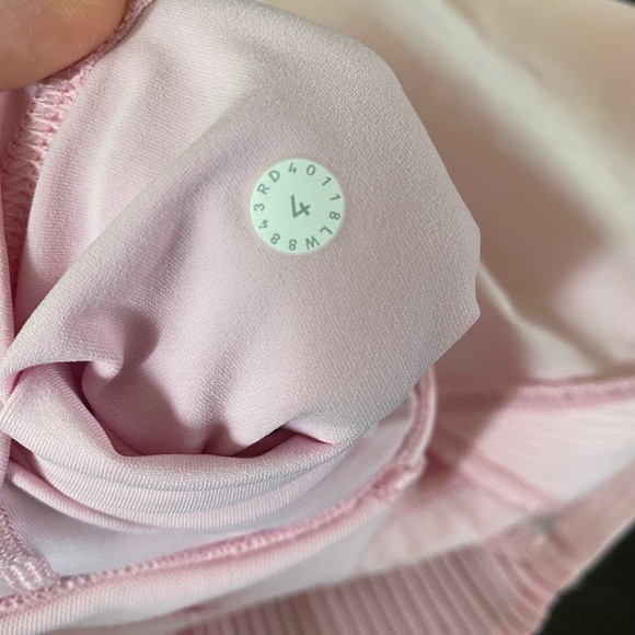 SOLD - Lululemon Play off the Pleats Pearl Pink (Rare) - Picture 8 of 8